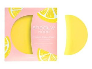 واقي مكياج العيون القابل لإعادة الاستخدام من ShadowMoon ووسادة تبريد من السيليكون أسفل العين للعيون المنتفخة وتطبيق مثالي للمكياج ، استنسل للمكياج بديل لدروع الظل التي تستخدم لمرة واحدة ودروع مكياج العيون ، وبقع واقي ظلال العيون (أصفر)